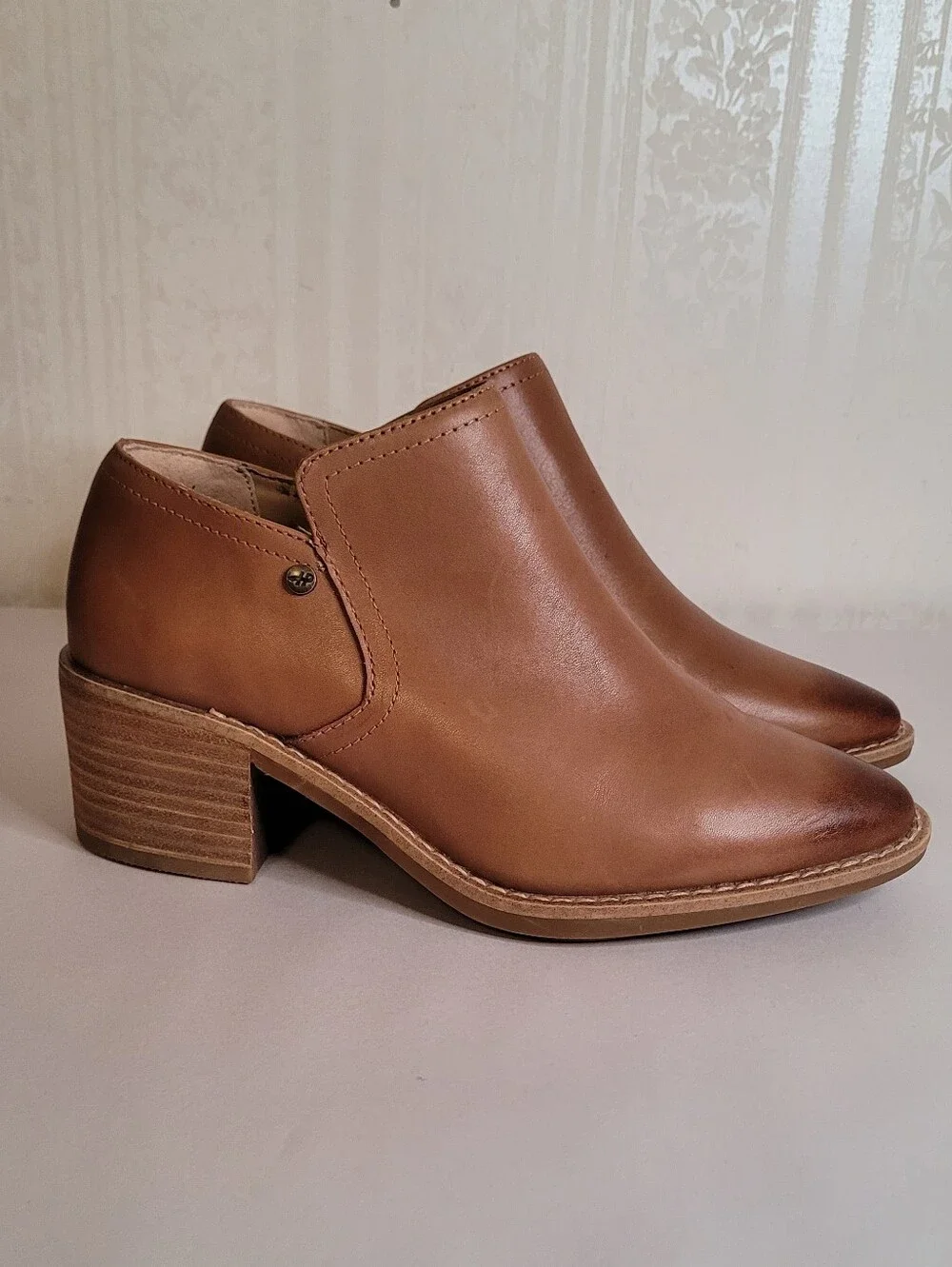 Hush Puppies Ailee Leather Booties 6.5